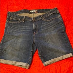 Women’s Levi’s shorts size 16